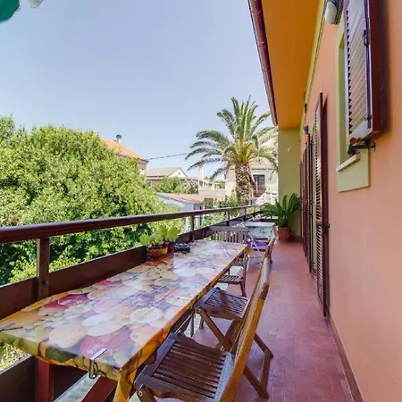 Blamax With Terrace And Sea View * Mali Lošinj