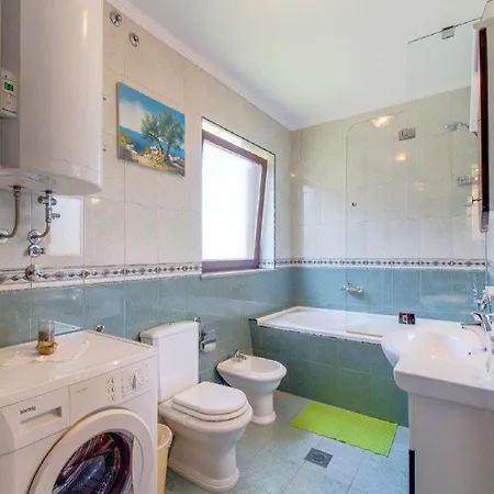Blamax With Terrace And Sea View Apartment Mali Lošinj