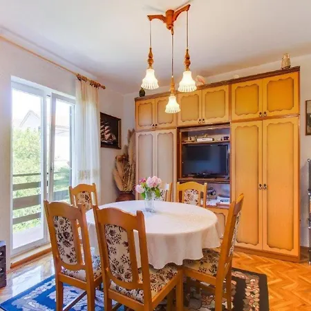 Blamax With Terrace And Sea View Apartment Mali Losinj