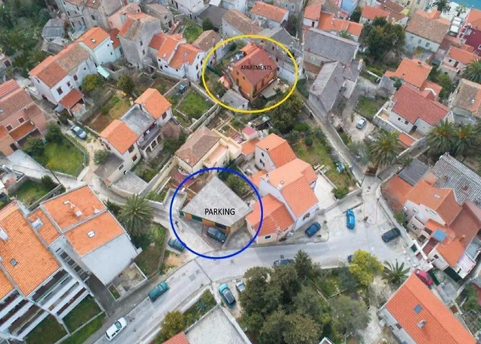 Blamax With Terrace And Sea View * מאלי לוסיניי